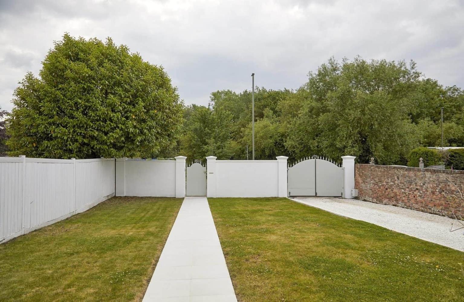 Willow House, Georgian Property In Shepperton Exterior photo